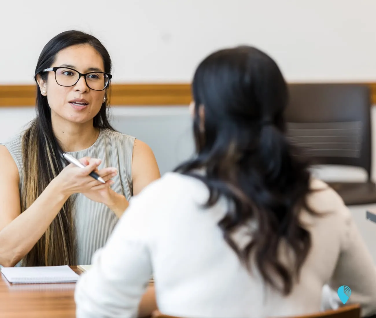 company admin meeting with employee to discuss time theft laws and stealing time