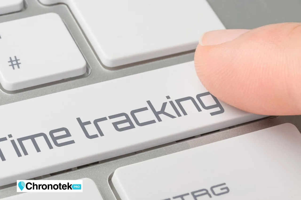A computer key with the words time tracking on it